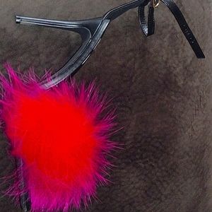 Hot pink🥵...furry 4in strapped pump